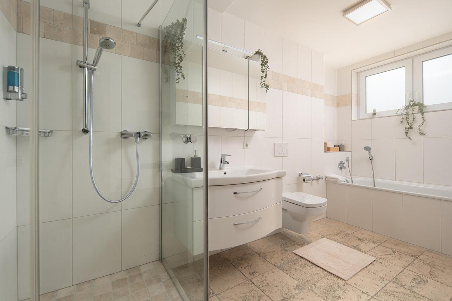 Hotel Vier Jahreszeiten Therme & Kliniken Bad Krozingen Naehe Freiburg & Schwarzwald Ideal Fuer Wellness Kur & Business Ausfluege 24H Check In- Wlan & Parken Gratis Kültér fotó